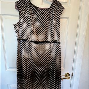 NWT L LE Dress w/belt - Size 18